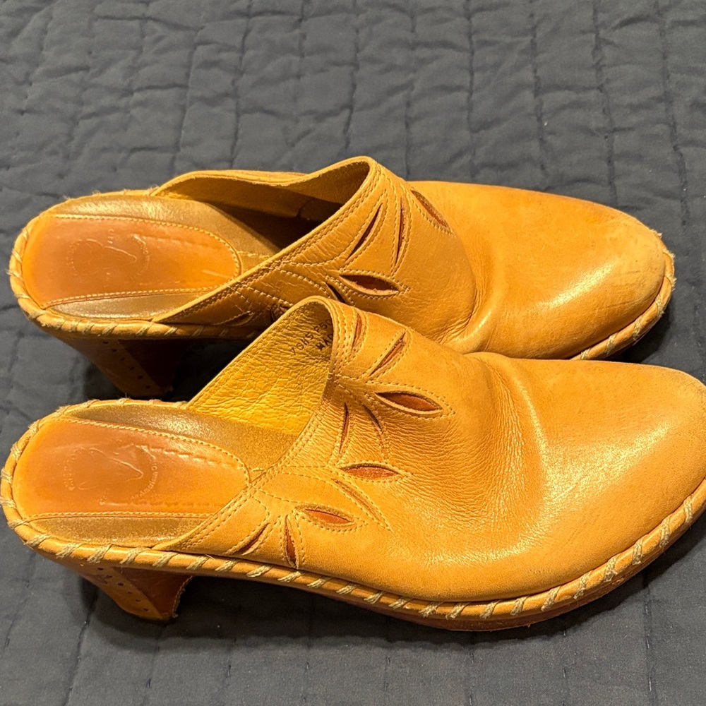 Women's FRYE Tan Leather Slip-On Shoes